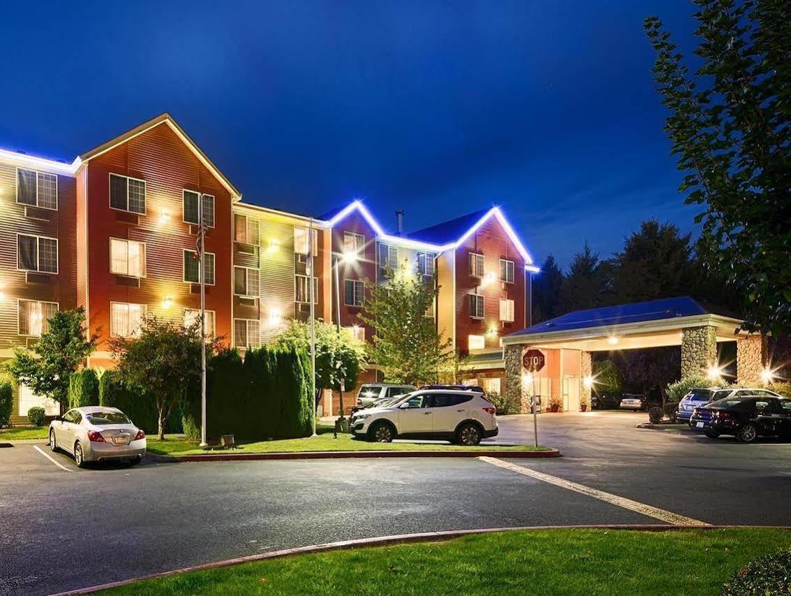 Best Western Plus Vancouver Mall Drive Hotel Exterior photo