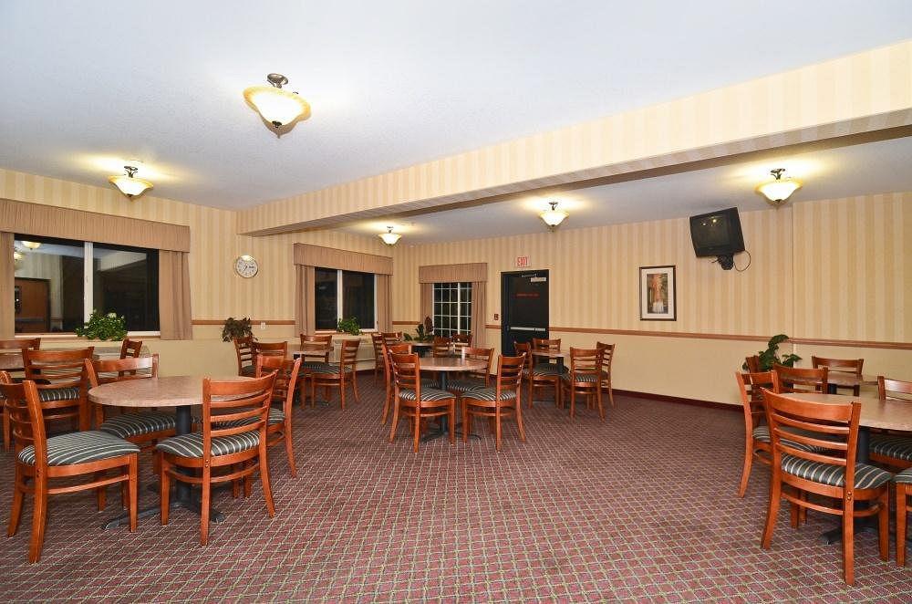 Best Western Plus Vancouver Mall Drive Hotel Restaurant photo